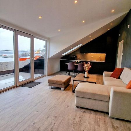Lovely 2-Bedroom Loft With Panoramic View. Кристіансунн Екстер'єр фото